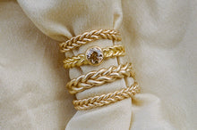 Load image into Gallery viewer, Curve Kismet Band