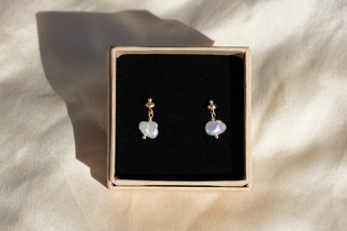 cloud pearl bead stud | 14k gold pair