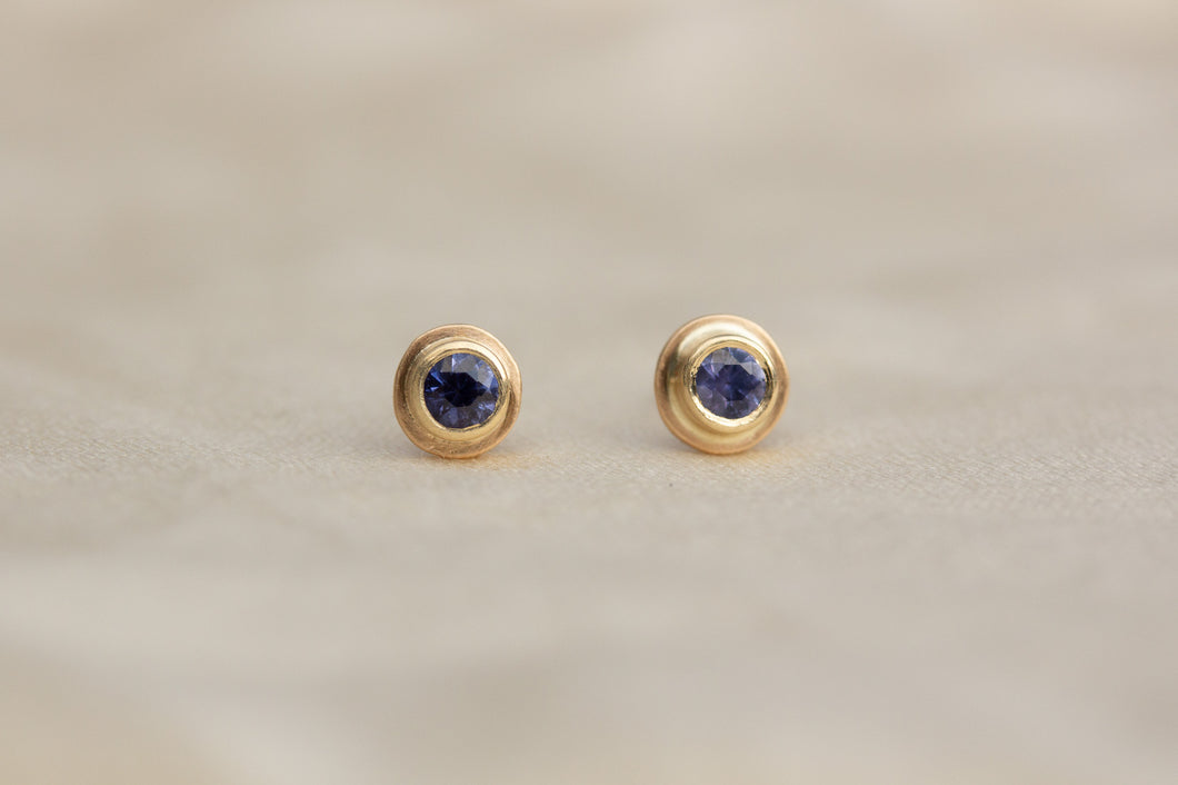 Purple Sapphire | Shadow Stud