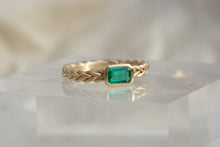 Load image into Gallery viewer, Kismet Solitaire | Emerald