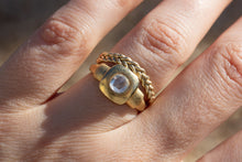 Load image into Gallery viewer, Curve Kismet Band