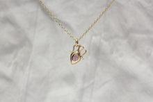 Load image into Gallery viewer, AMPHORA PENDANT | Plum Spinel