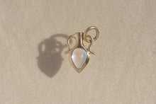 Load image into Gallery viewer, AMPHORA PENDANT | pear moonstone