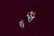Load image into Gallery viewer, AMPHORA PENDANT | pear moonstone