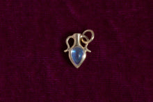 Load image into Gallery viewer, AMPHORA PENDANT | pear moonstone