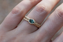 Load image into Gallery viewer, Kismet Solitaire | Oval Montana Sapphire