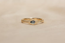 Load image into Gallery viewer, Ouroboros | pear blue sapphire | size 6