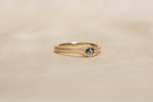 Ouroboros | pear blue sapphire | size 6