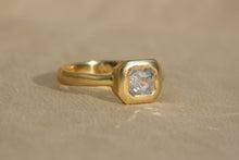 Load image into Gallery viewer, Step Emerald Diamond Solitare