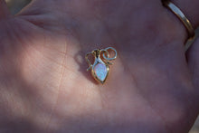 Load image into Gallery viewer, PEAR OPAL AMPHORA PENDANT