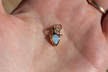 Load image into Gallery viewer, PEAR OPAL AMPHORA PENDANT